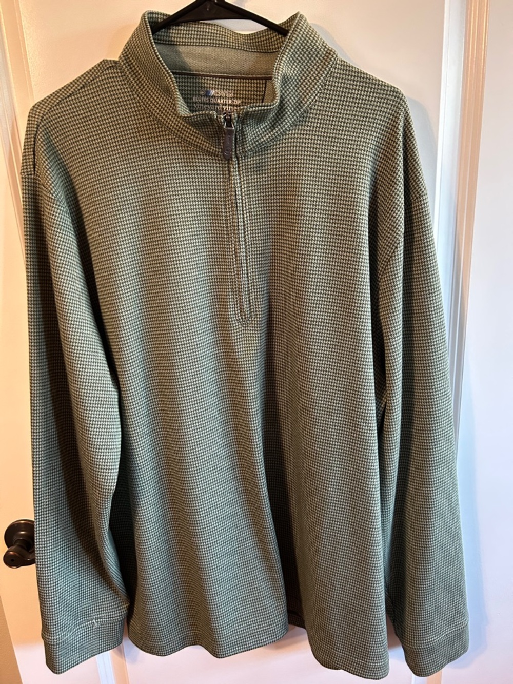 Vineyard Vines Men's Olive Green Quarter-Zip Sweater
0004